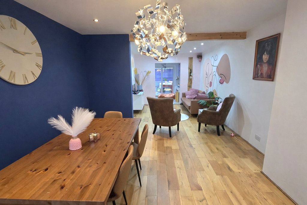 Property photo 2 of 26 Picture No. 27