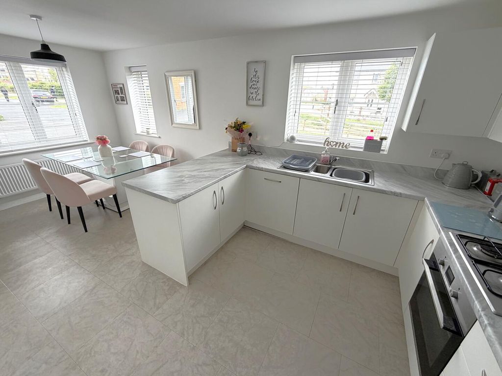 Property photo 3 of 26 Kitchen