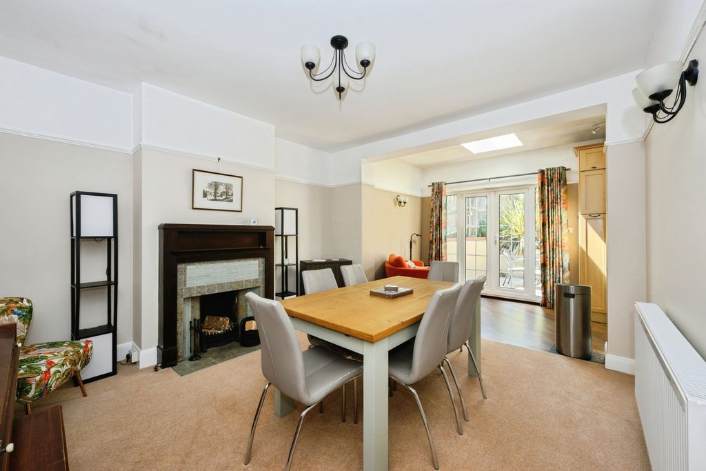 Property photo 3 of 28 Pbox-Img.Jpg