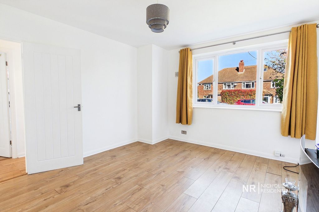 Property photo 2 of 11 Lounge Area