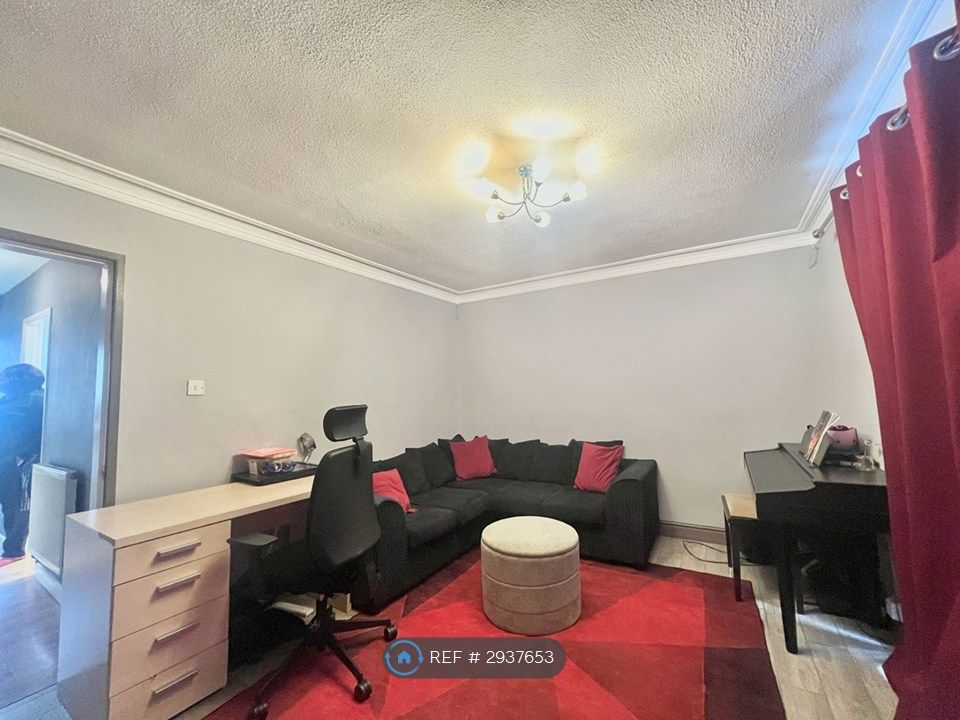 Property photo 3 of 27