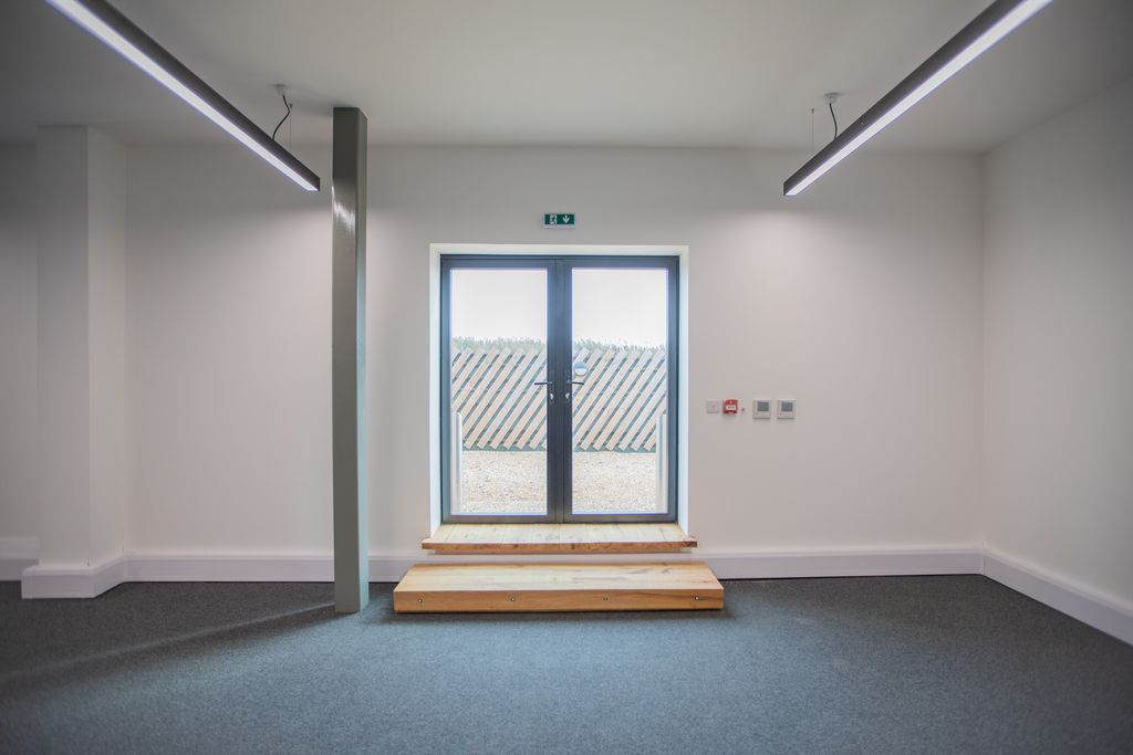 Property photo 2 of 25