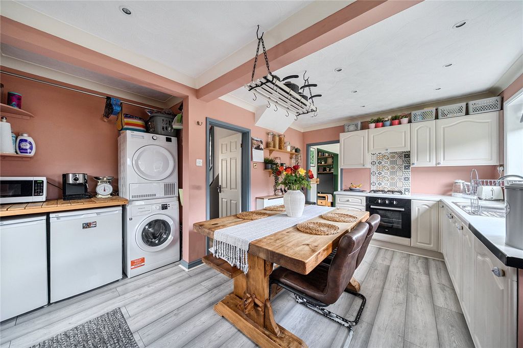 Property photo 2 of 24 Picture No. 17