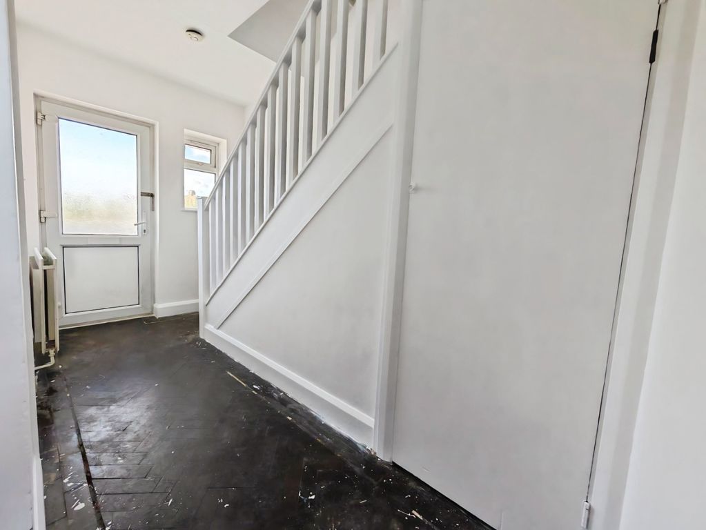 Property photo 3 of 10 5107983
