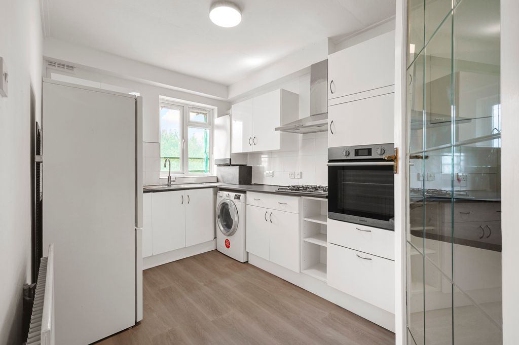 Property photo 2 of 15 Picture No. 06