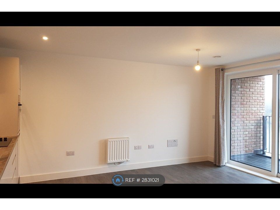 Property photo 2 of 10 Living