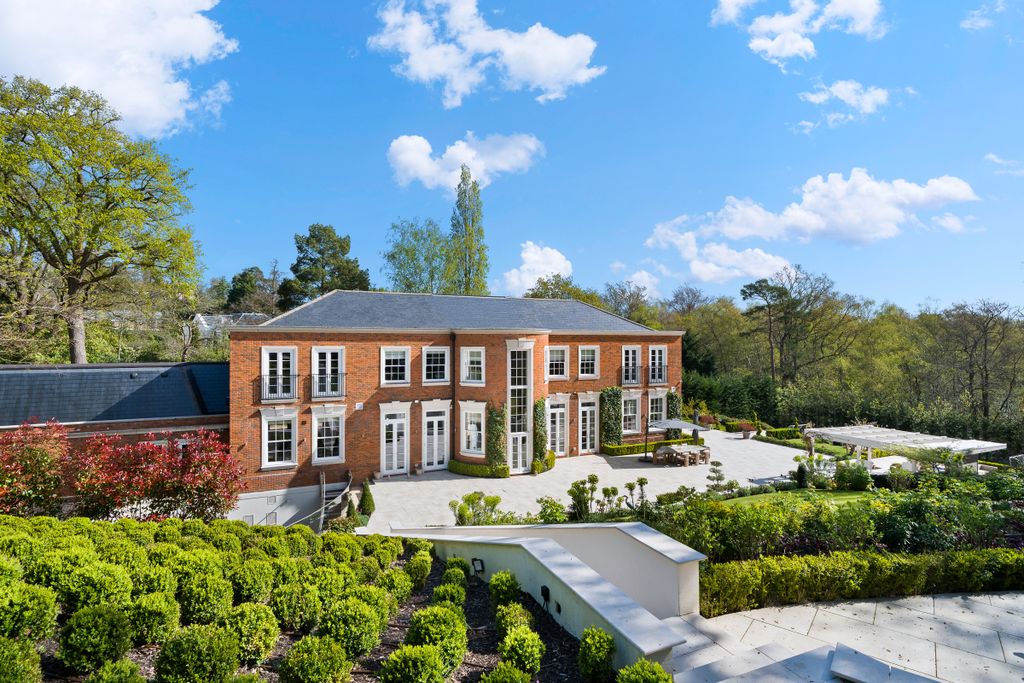 Property photo 1 of 24