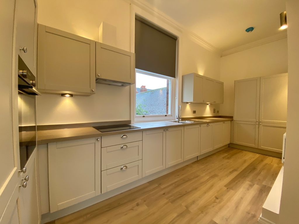 Property photo 2 of 7 Kitchen