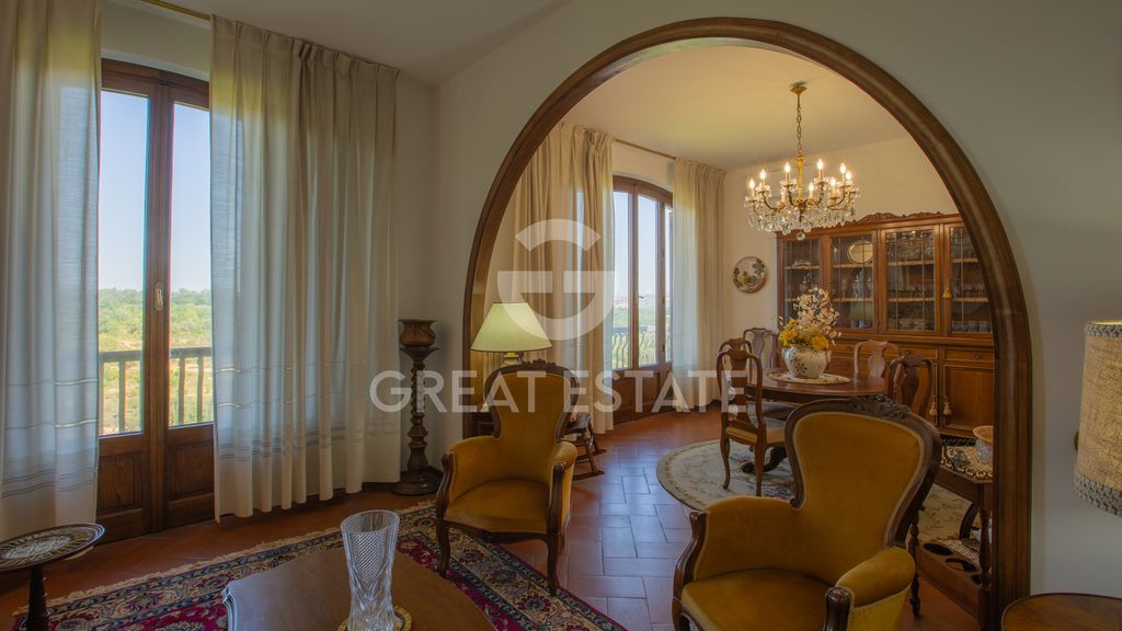 Property photo 2 of 41 Interiors