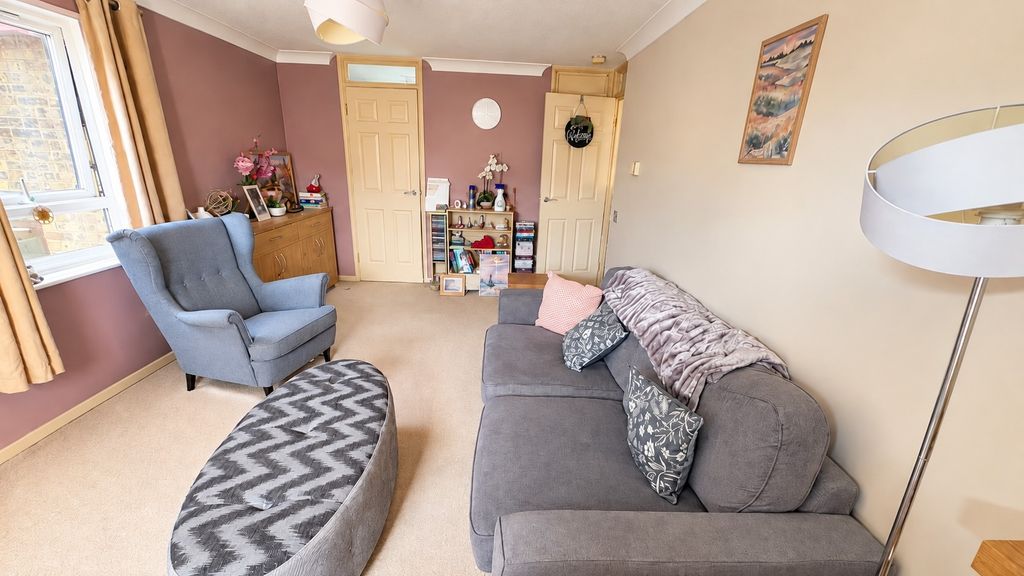 Property photo 3 of 11 5673263