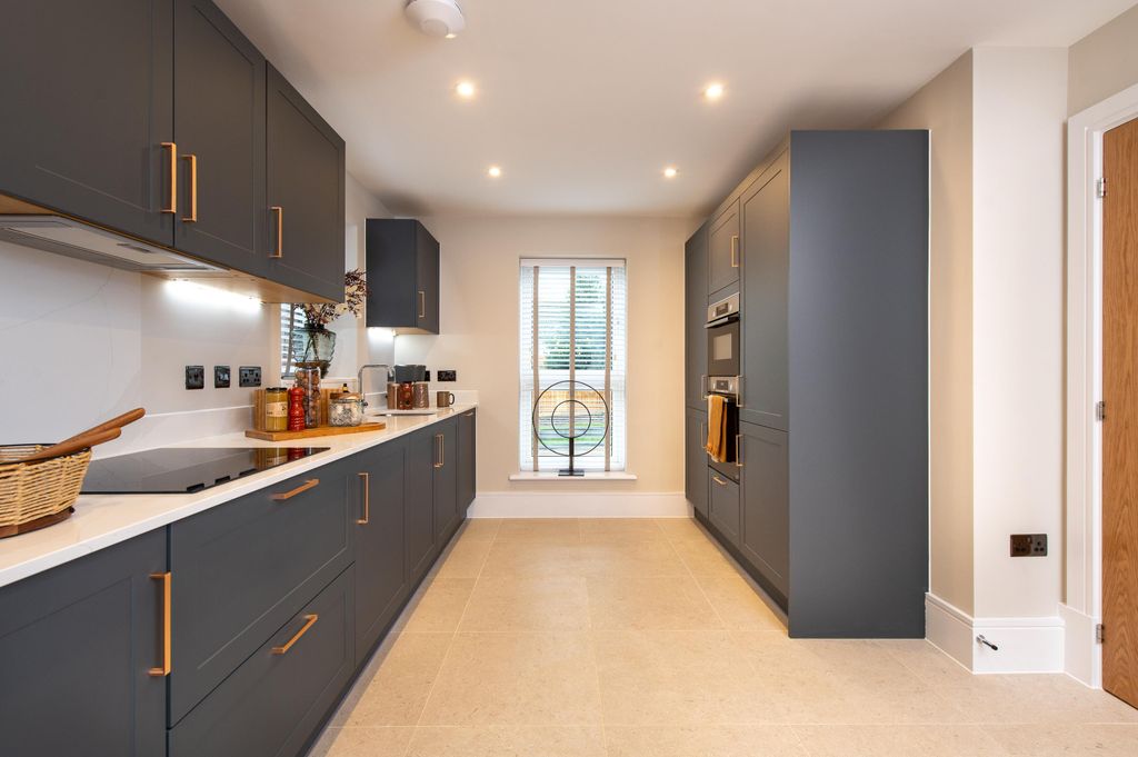 Property photo 2 of 14 Image