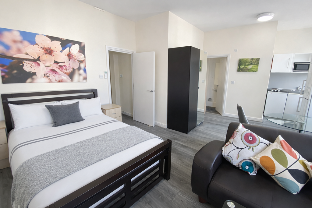 Property photo 2 of 12