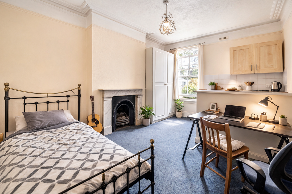 Property photo 2 of 20