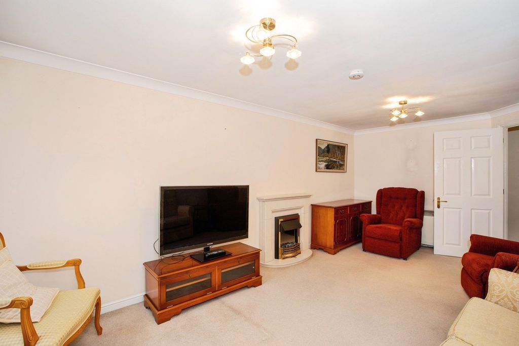 Property photo 3 of 12