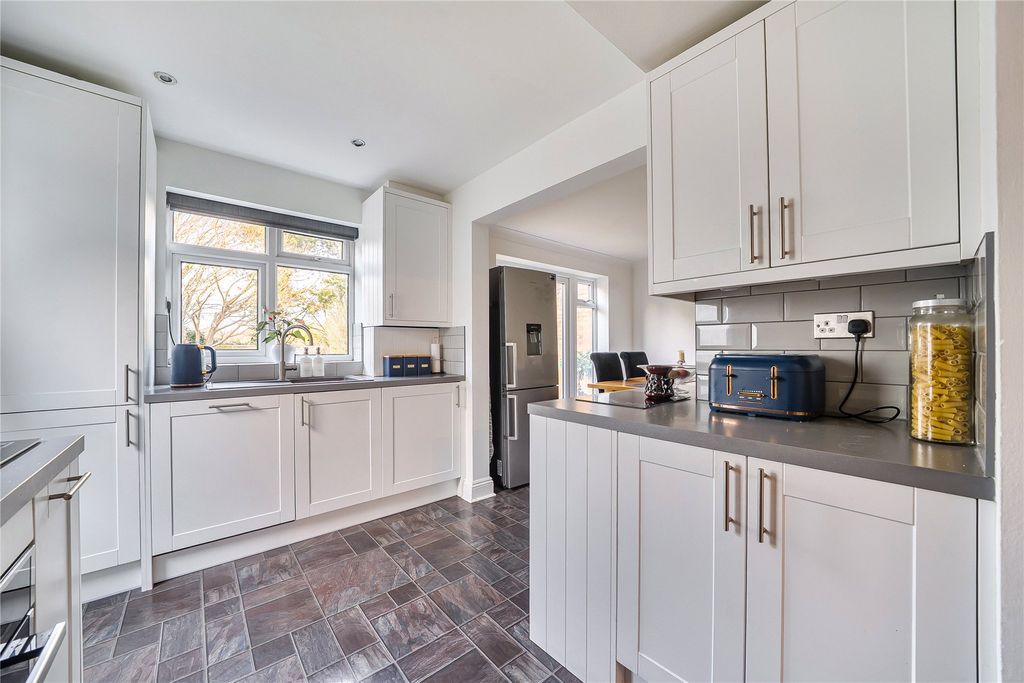 Property photo 3 of 17 Picture No. 12