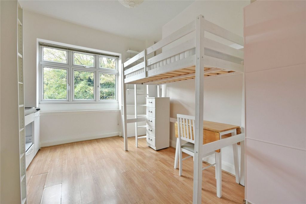 Property photo 2 of 11 Picture No. 29