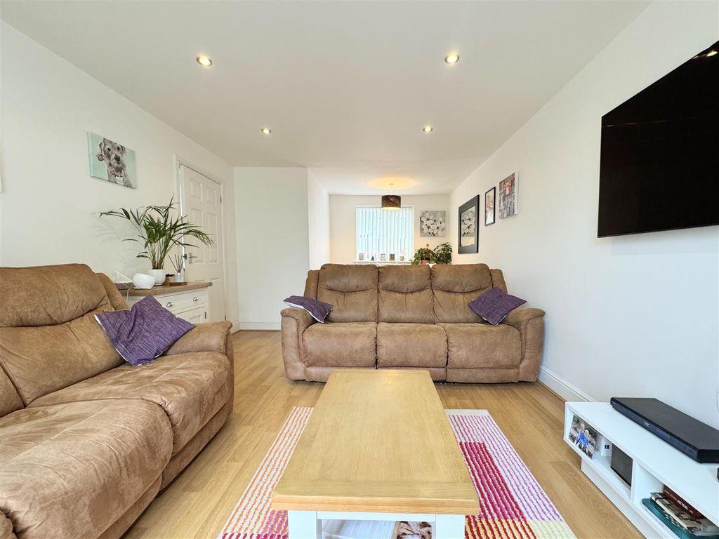 Property photo 3 of 23 Lounge Diner