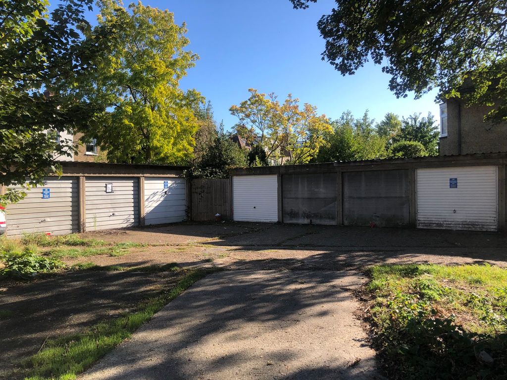 Property photo 2 of 6