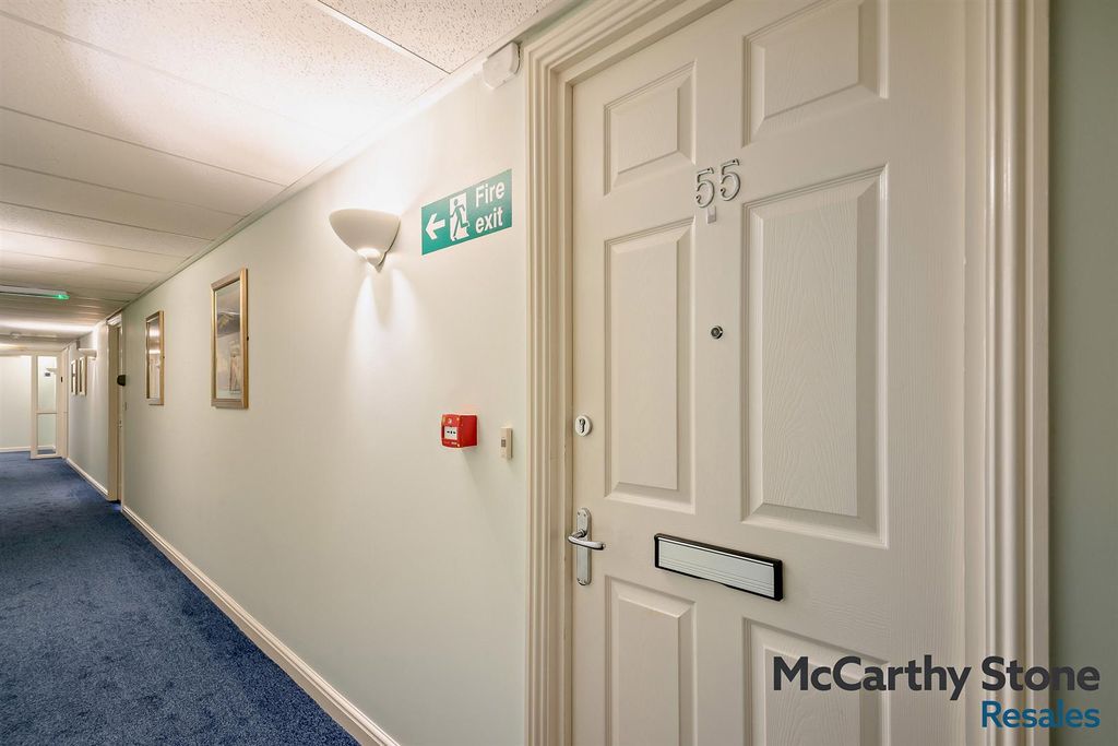 Additional image 20 of 2 bed flat for saleBenedict Court, Western Avenue, Newbury, Berkshire RG14