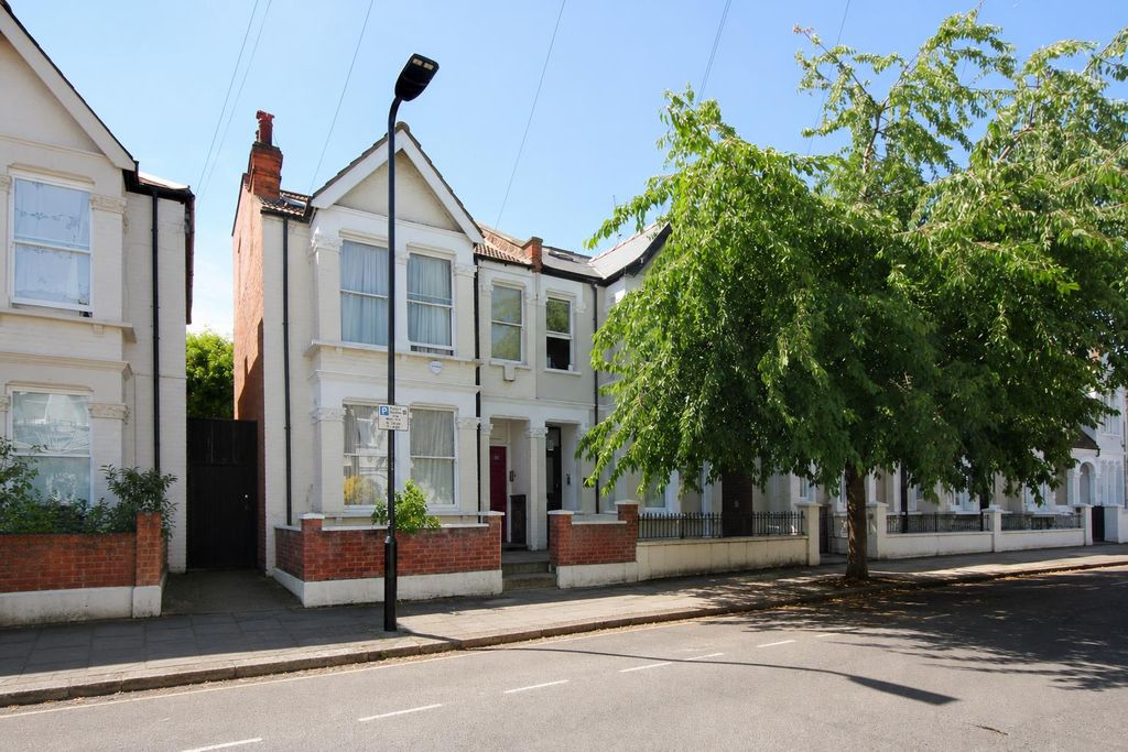 Property photo 1 of 8