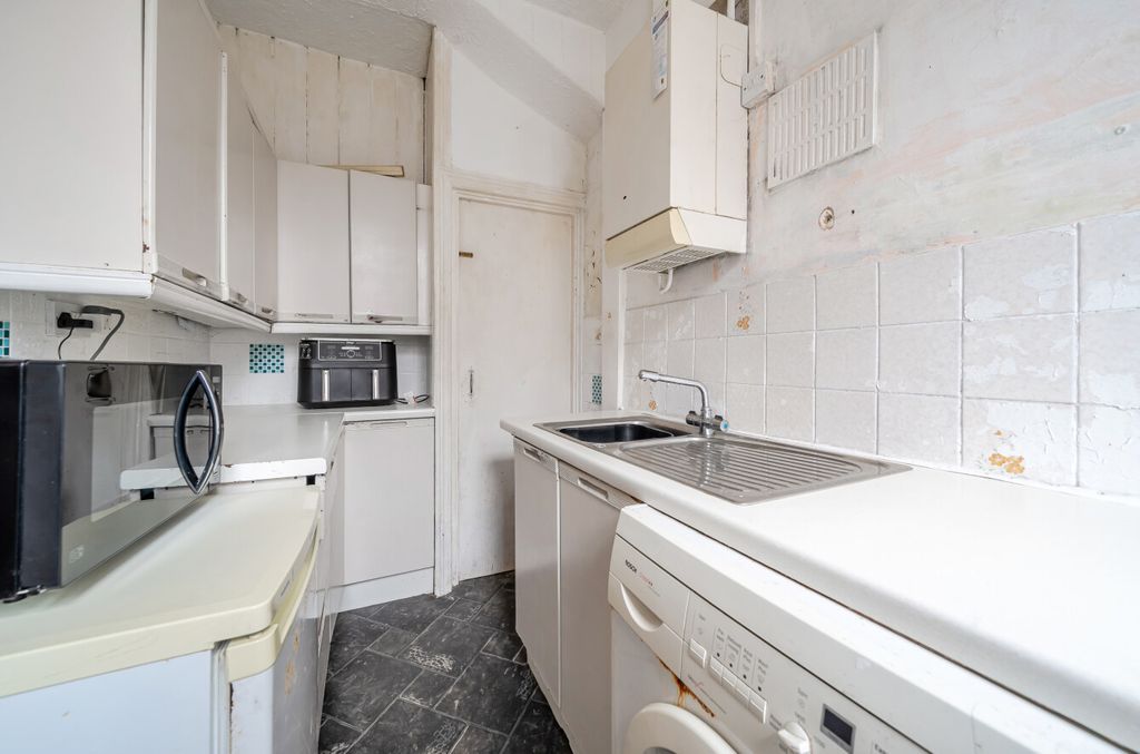 Property photo 2 of 8 1431511-2-69c1603...