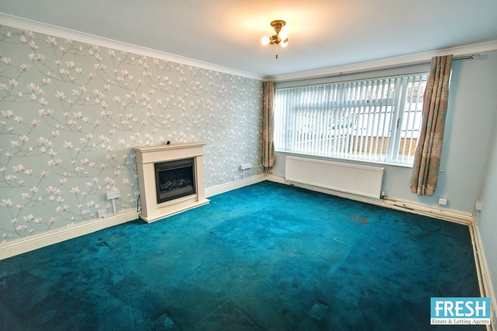 Property photo 2 of 31