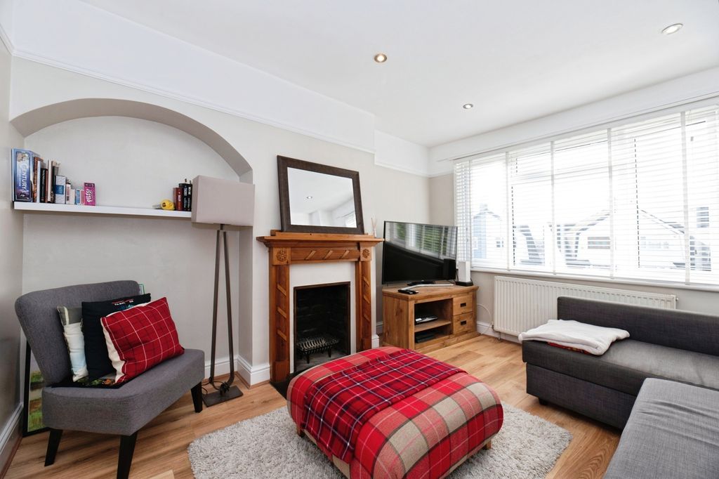 Property photo 2 of 11 Reception Room