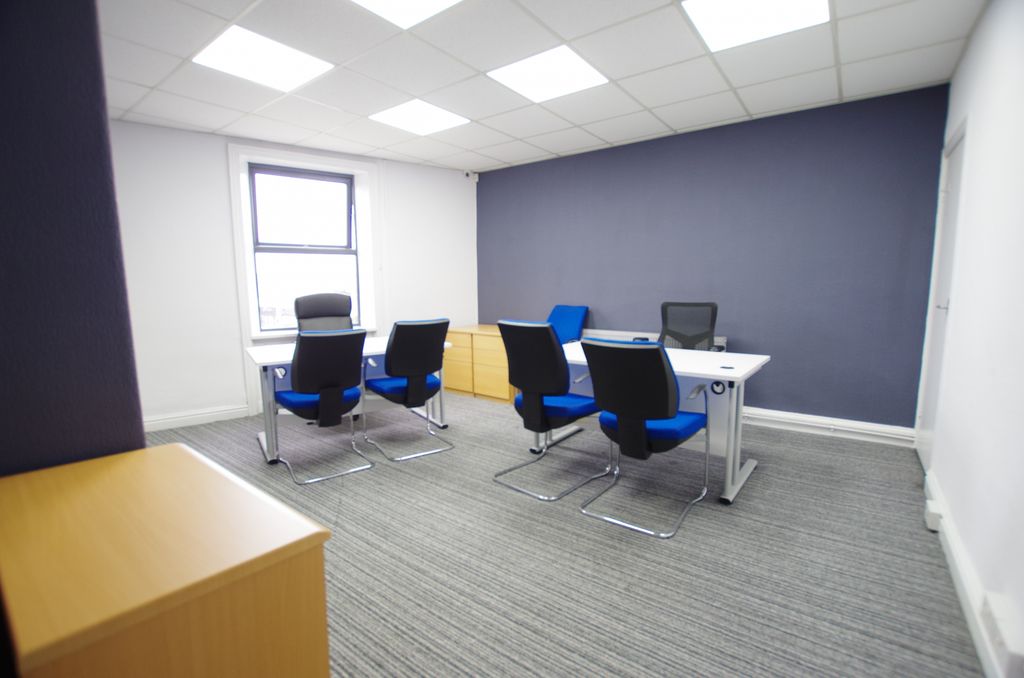 Property photo 1 of 5 Large Office Space (16.22 x 12.65)