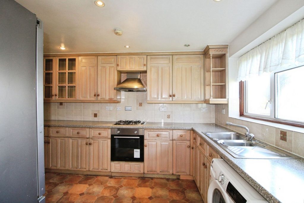 Property photo 3 of 22 Kitchen