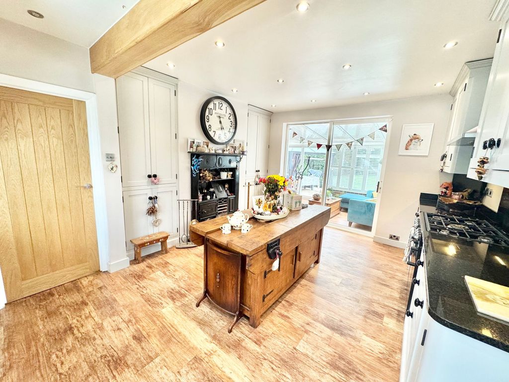 Property photo 2 of 24