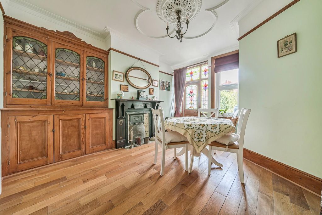 Property photo 2 of 12 1329968-7-688214d7Be6F1.Jpg