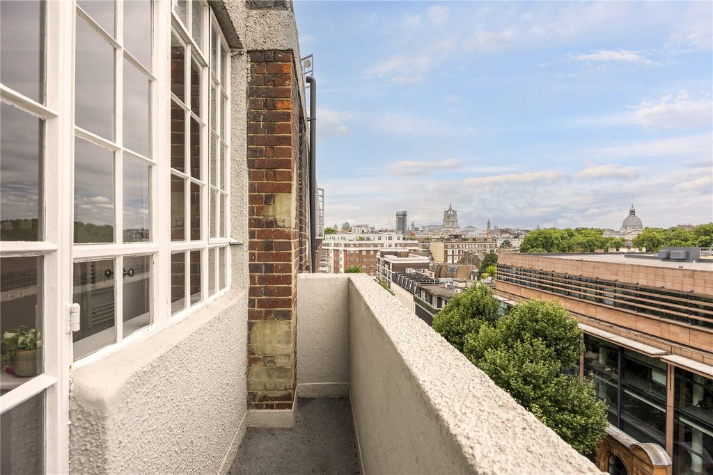 Property photo 1 of 16 Balcony