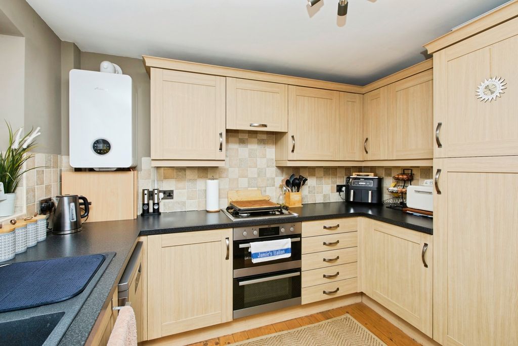 Property photo 3 of 20 Pbox-Img.Jpg