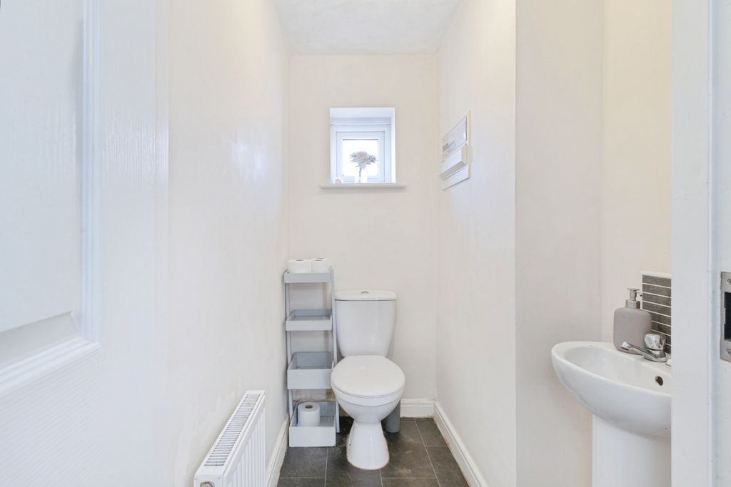 Property photo 3 of 15
