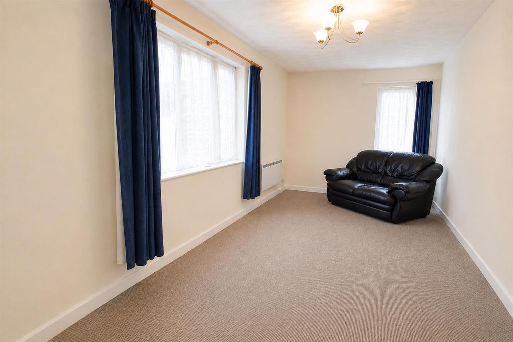 Property photo 2 of 6 33.Png