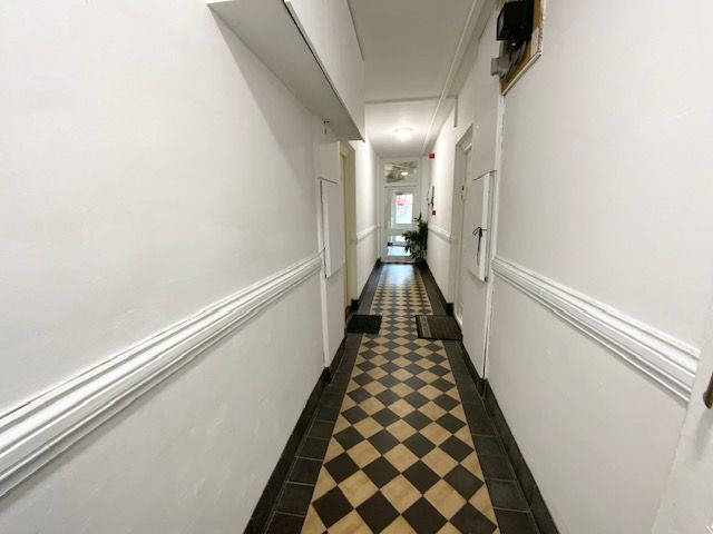 Property photo 2 of 9 Shared Entrance