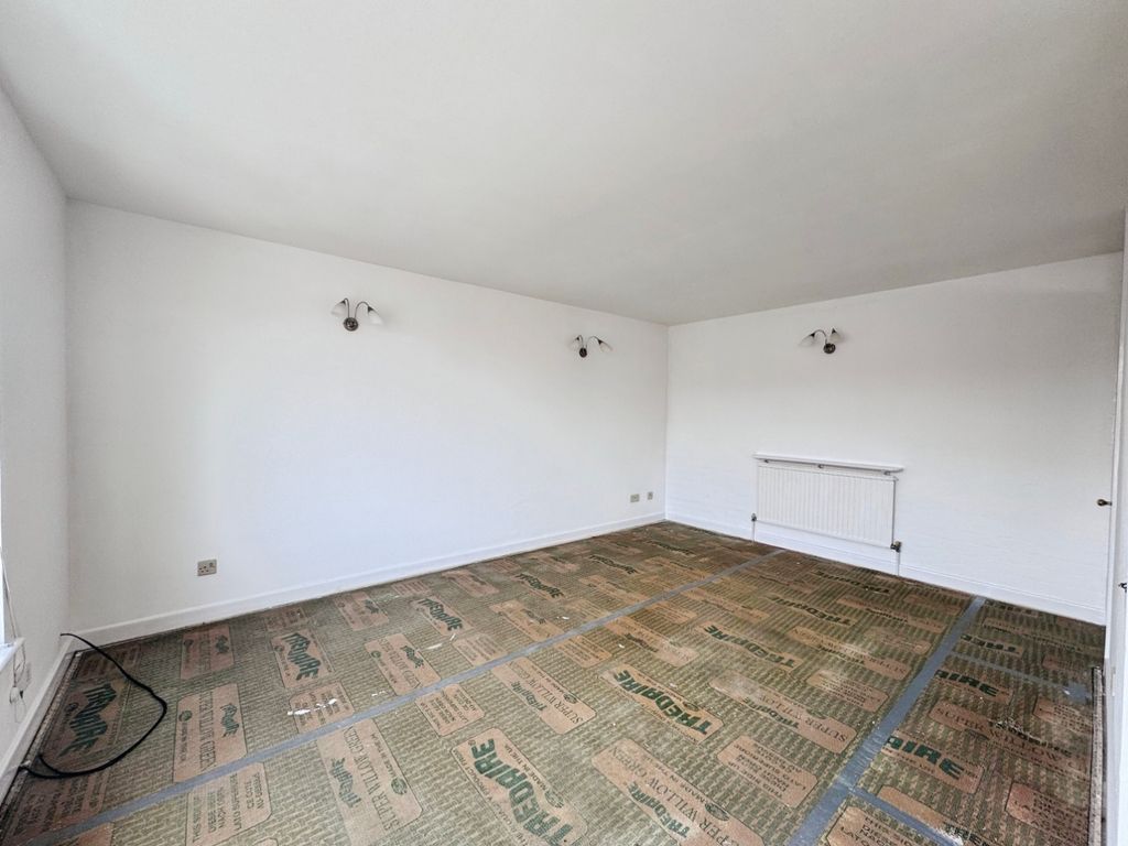 Property photo 2 of 8 Pbox-Img.Jpg