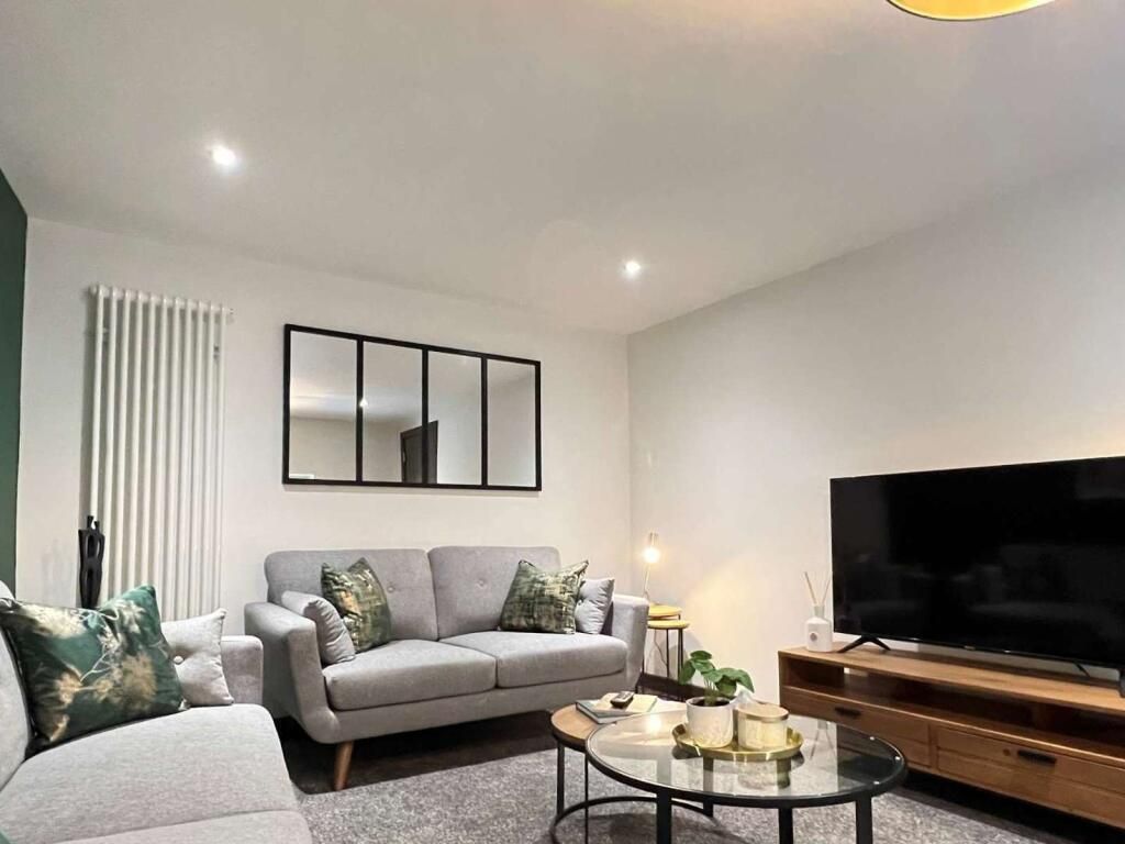 Property photo 2 of 9 Gallery