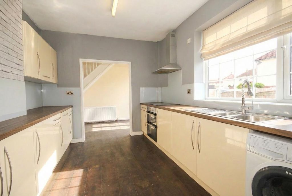 Property photo 2 of 16 Holling7.Jpg
