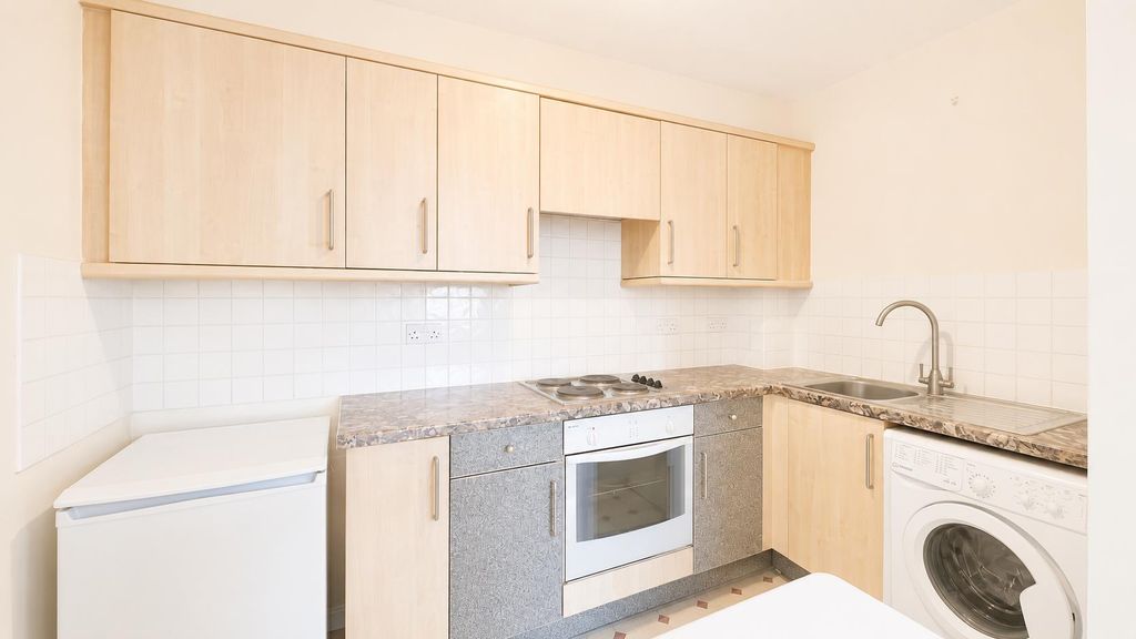 Property photo 1 of 6 Kitchen