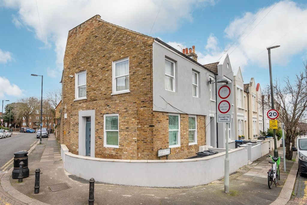 Property photo 1 of 9