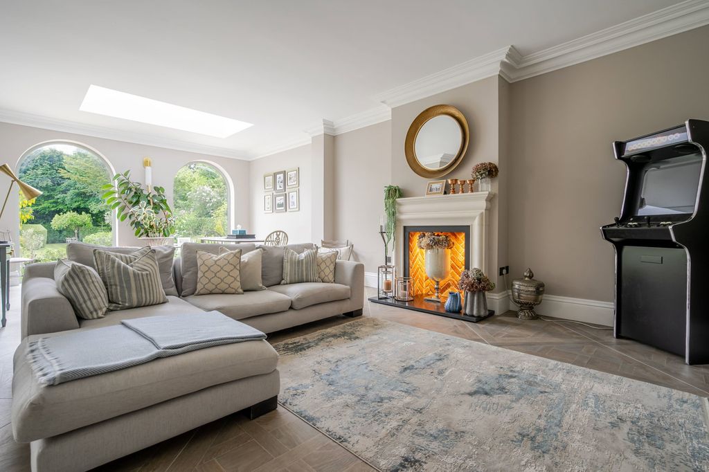 Property photo 3 of 14