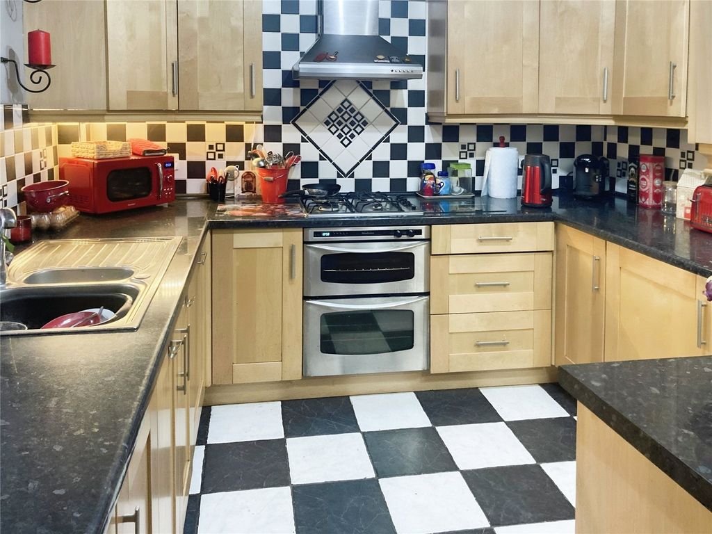 Property photo 2 of 13 Kitchen