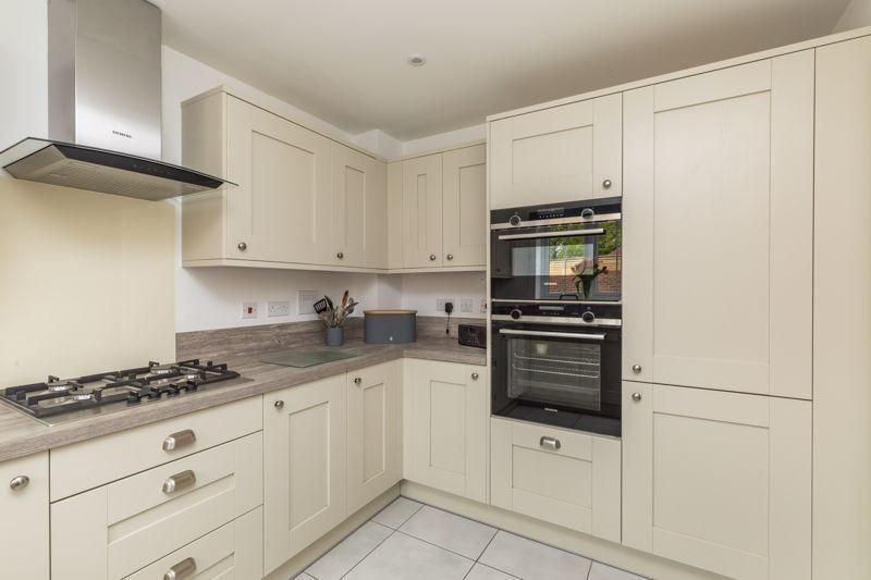 Property photo 3 of 20 Kitchen