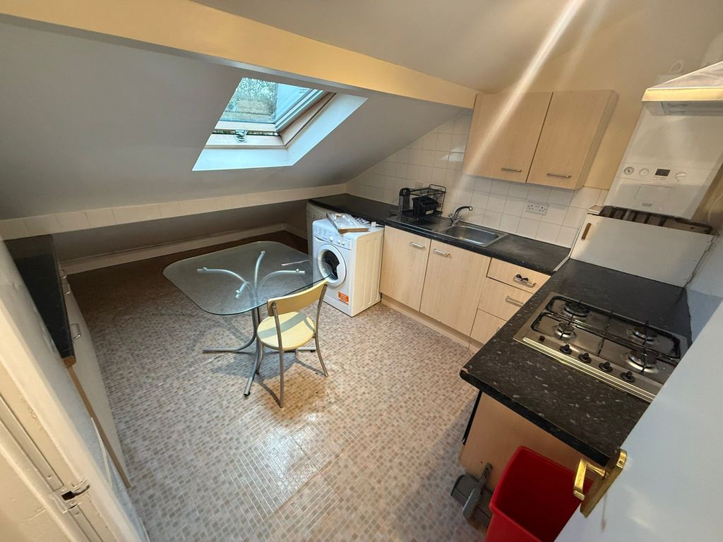 Property photo 3 of 6 Gallery