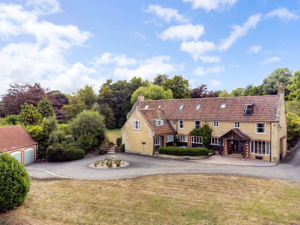 Property photo 2 of 21