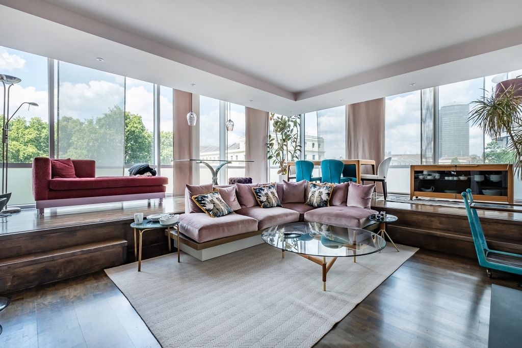 Property photo 1 of 18 Panoramic-Buildin...