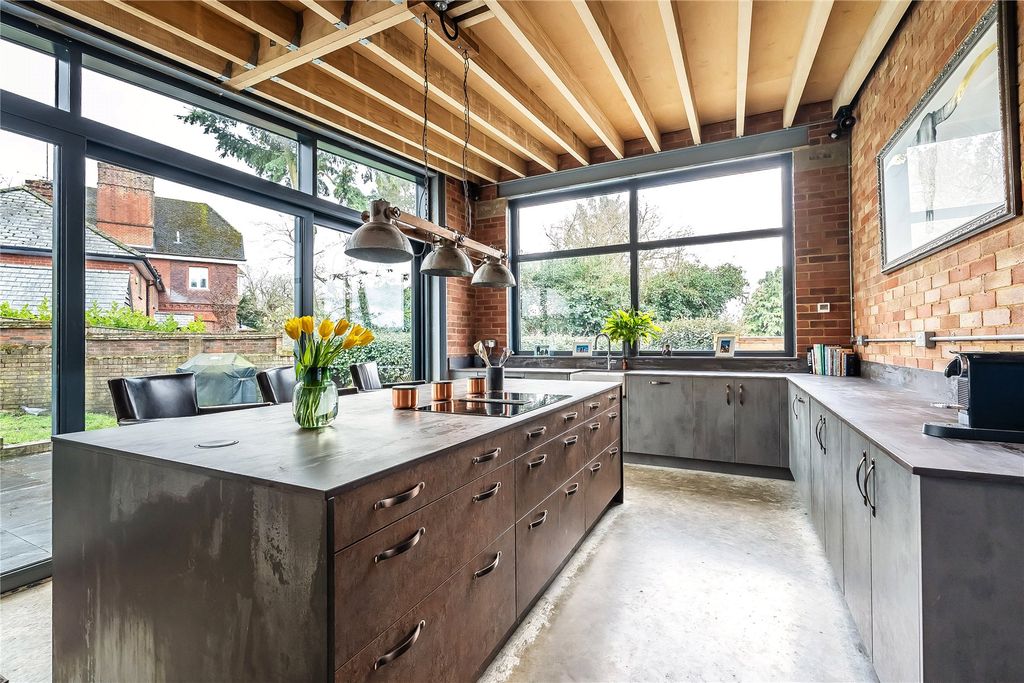 Property photo 2 of 28 Picture No. 19