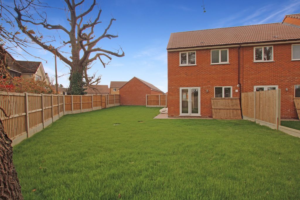 Property photo 2 of 11