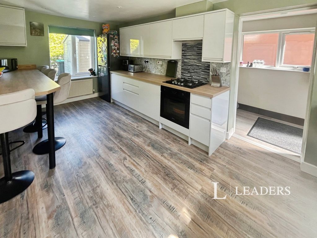 Property photo 3 of 31 Pbox-Img.Jpg